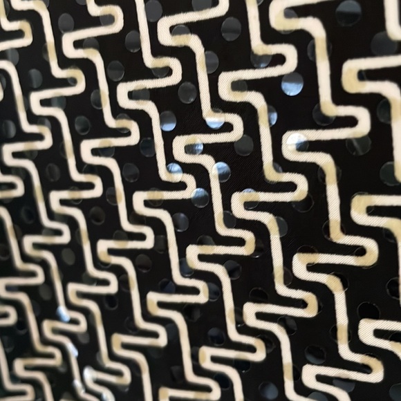 JKLA California Holiday Blouse - Picture 3 of 4